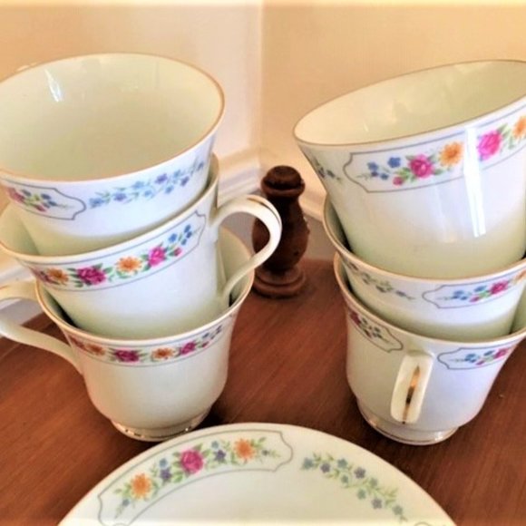 Coffee/Tea Cups/Plates - Picture 3 of 3